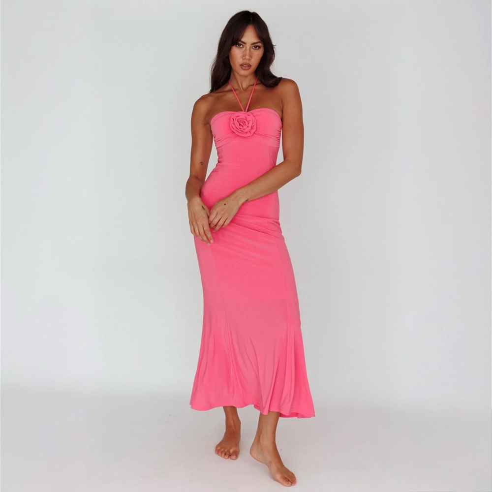 Selfie Leslie IBIZA SUNSET BUST FLOWER MIDI DRESS HOT PINK - Picture 3 of 13